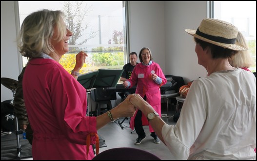 Les blouses roses en pleine action